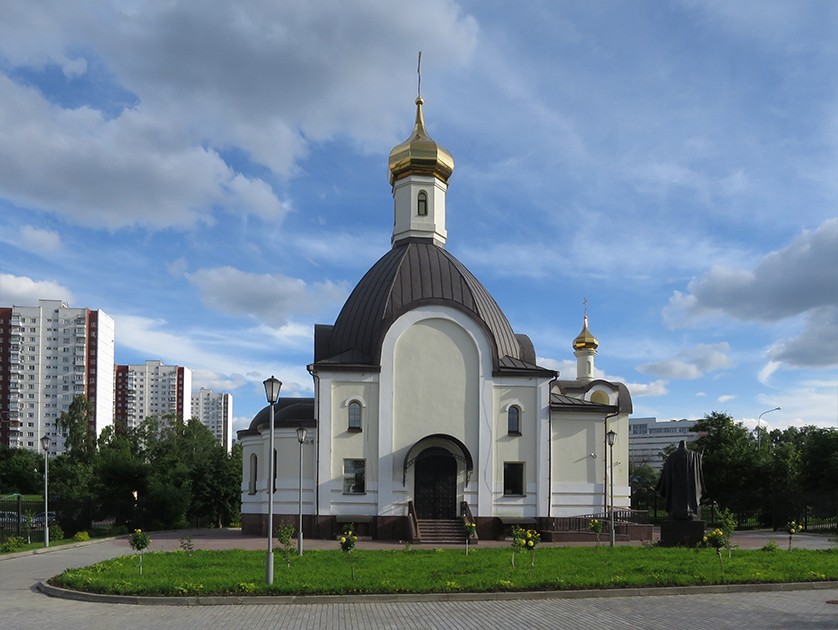 Церковь священномученика Ермогена в Крылатском
